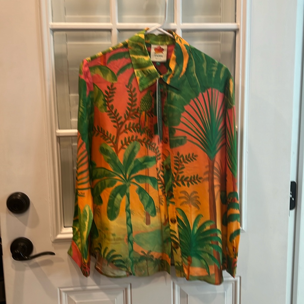 Farm Rio Scenic Shirt! Beautiful Colors! Size Small.